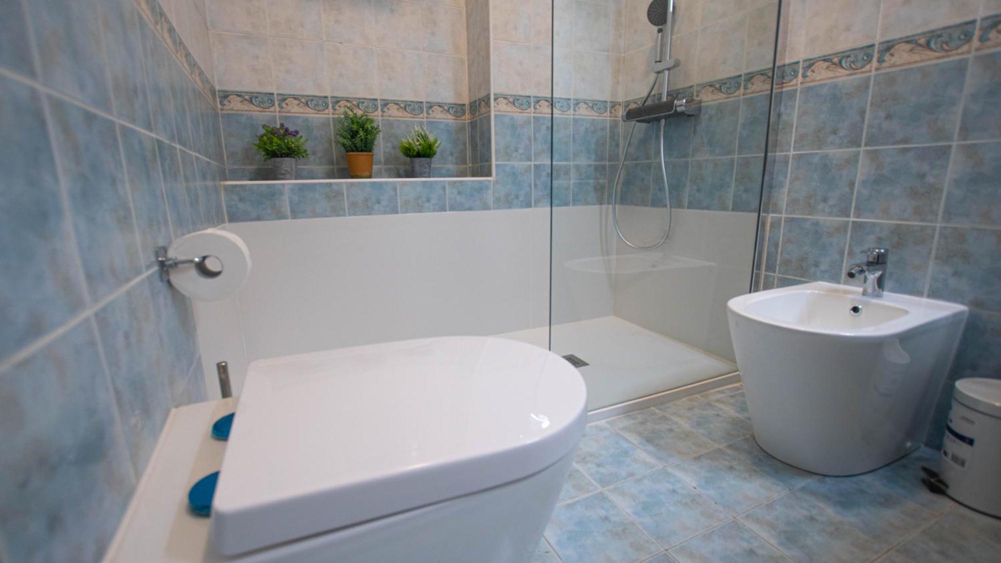 Camera Matrimoniale Standard con Bagno in Comune